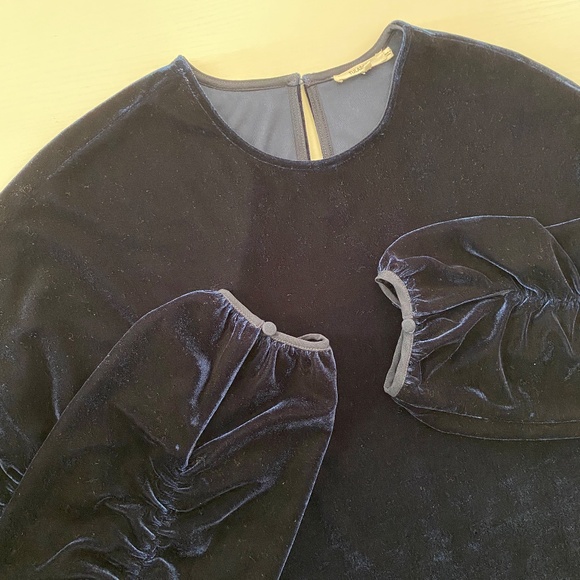 Tularosa Lexi Velvet Top Blouse in Midnight Blue Size Small - Picture 8 of 16